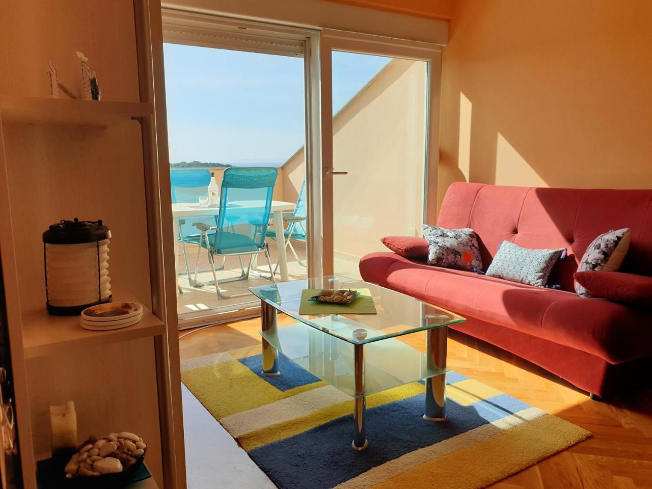 Apartment Valamar Novaglia Esterno foto