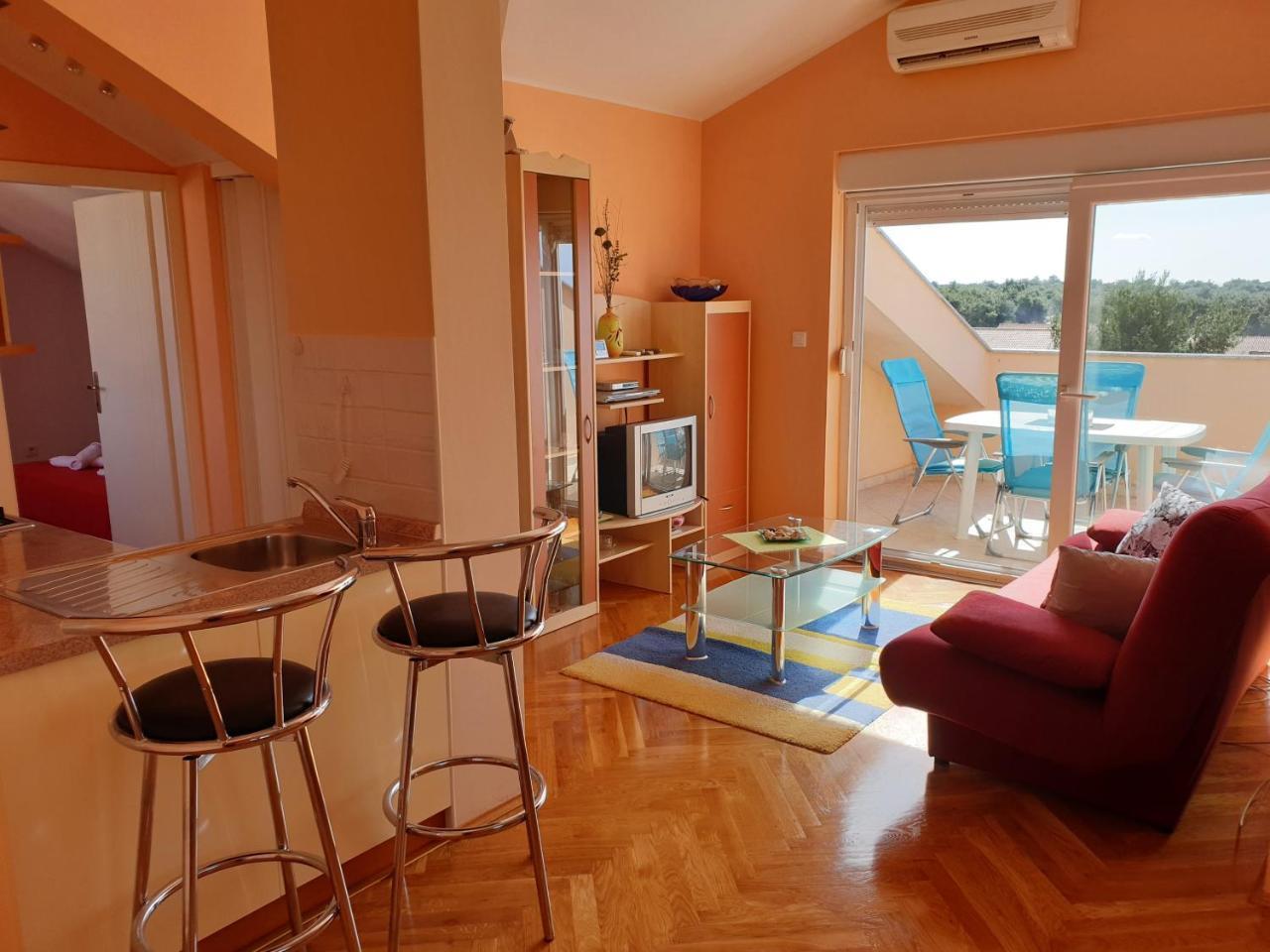 Apartment Valamar Novaglia Esterno foto